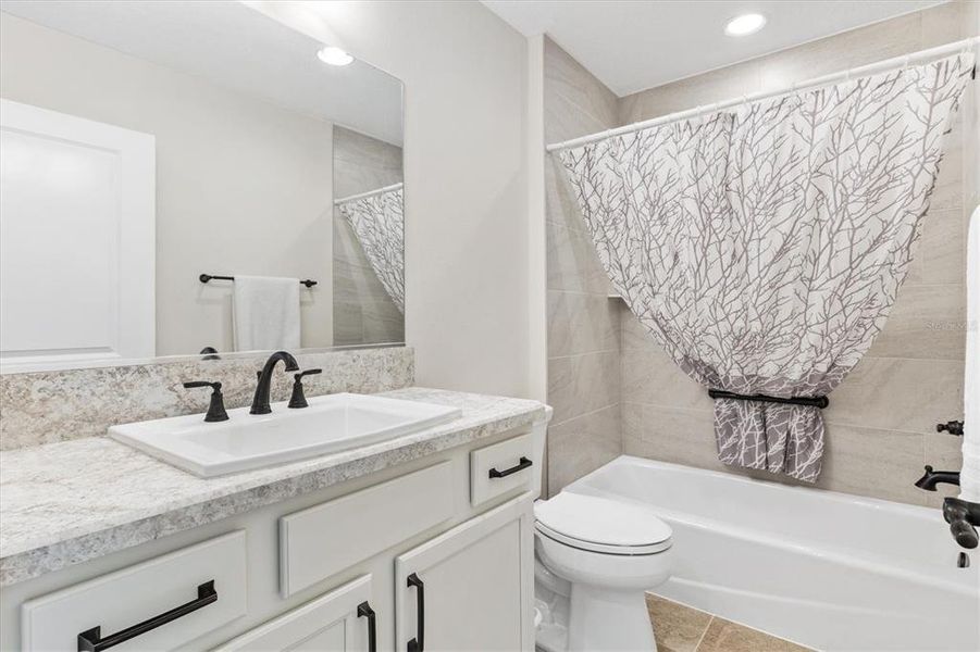 2nd Guest Bath with Tub/Shower Combo