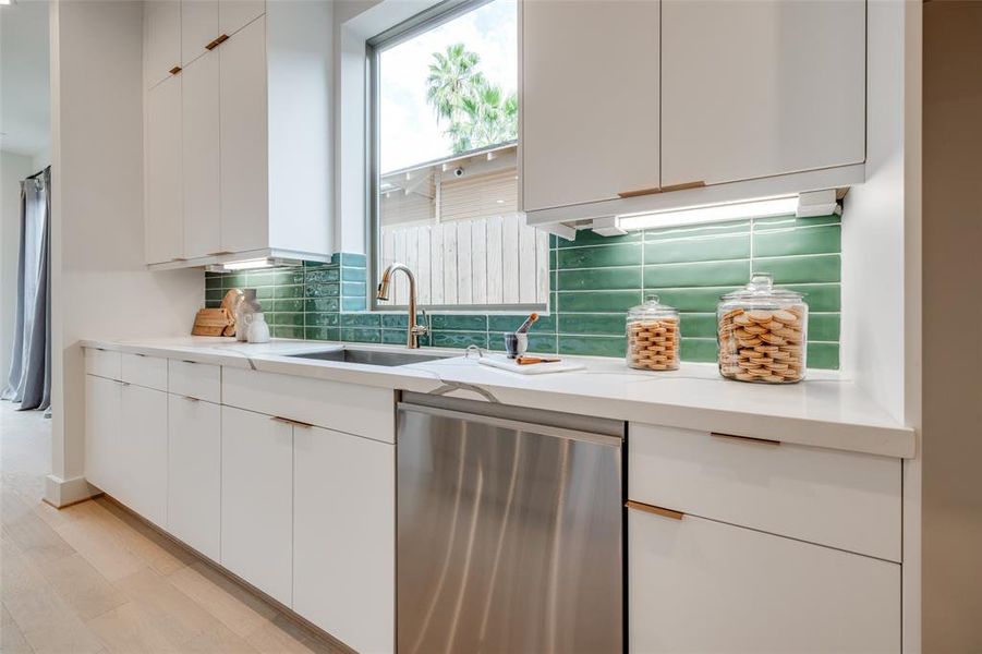 *ASK ABOUT CUSTOMIZATION OPTIONS DURING CONSTRUCTION ONLY. *PHOTOS SHOW A MAZZARINO MODEL HOME with a similar floor plan and/or upgraded/alternative finishes, please use the photos as a guide. *Active construction site, buyers must request appointment to be on premise at all times.