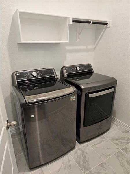 Clothes washing area with independent washer and dryer