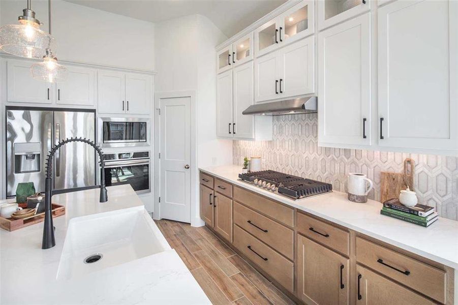 Built in stainless steel appliances for your convenience and luxury