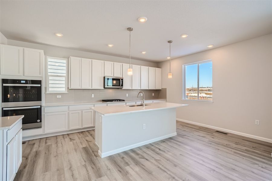 1333 lorraine circle south - web quality - 009 - 11 kitchen