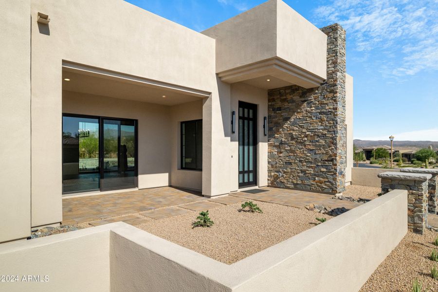 Small front courtyard