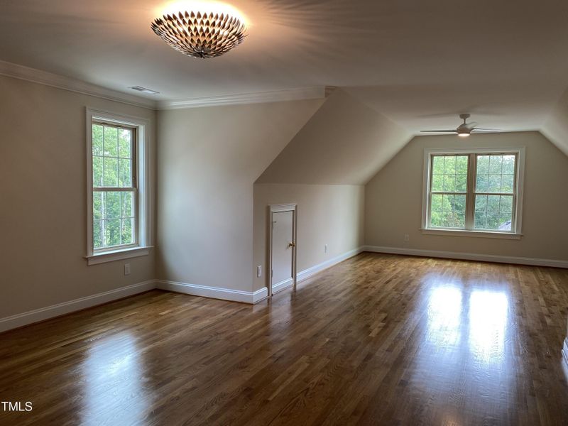 upstairs br w lounge area