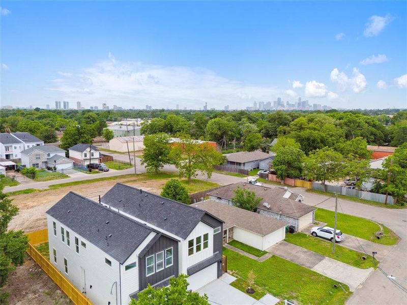 Minutes from Downtown Houston, Medical Center, NRG Stadium, and Universities.