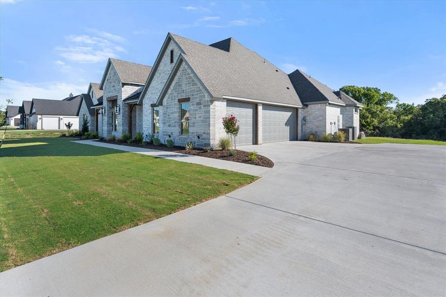 3 car garage with 8ft doors