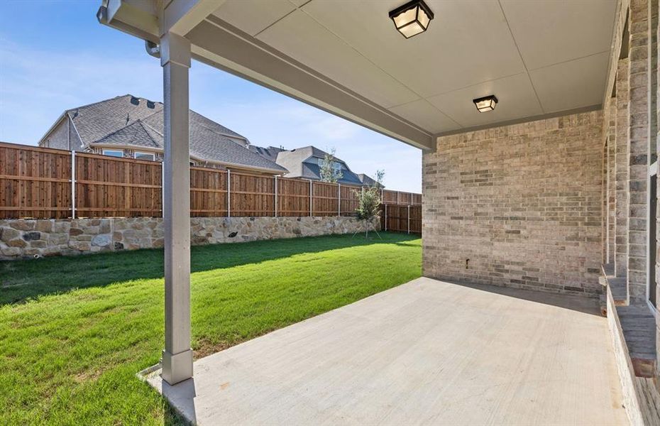 Spacious covered patio