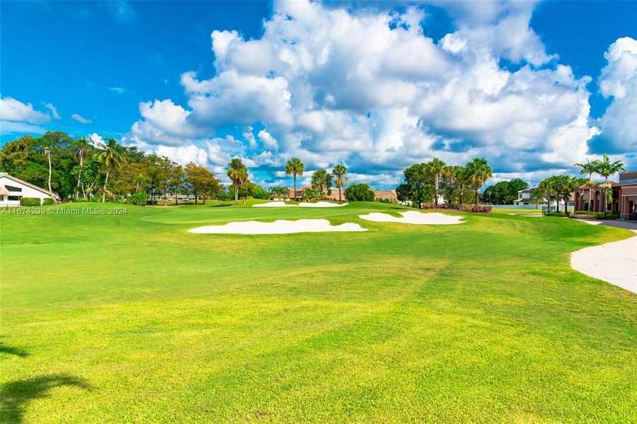 Golf Course membership included in HOA