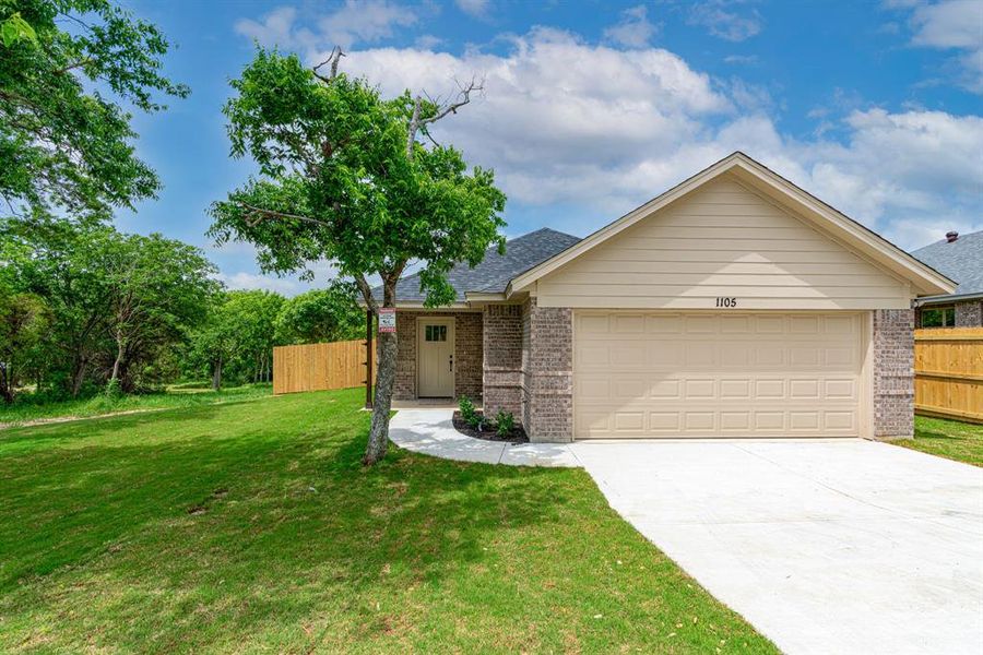 New construction Single-Family house 1105 King Street, Weatherford, TX 76086 - photo