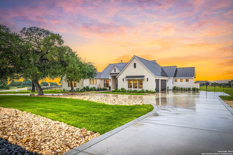 New construction Single-Family house 155 Gauntlet, Spring Branch, TX 78070 - photo
