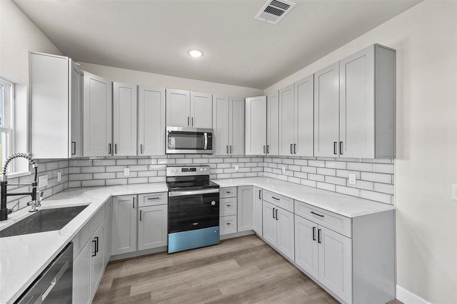 Gorgeous Kitchen with plenty of cabinet space