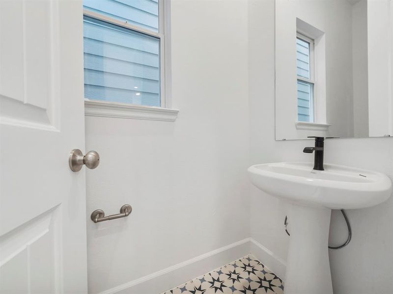 The Powder Bath is conveniently located on the 1st floor near the kitchen & dining room.