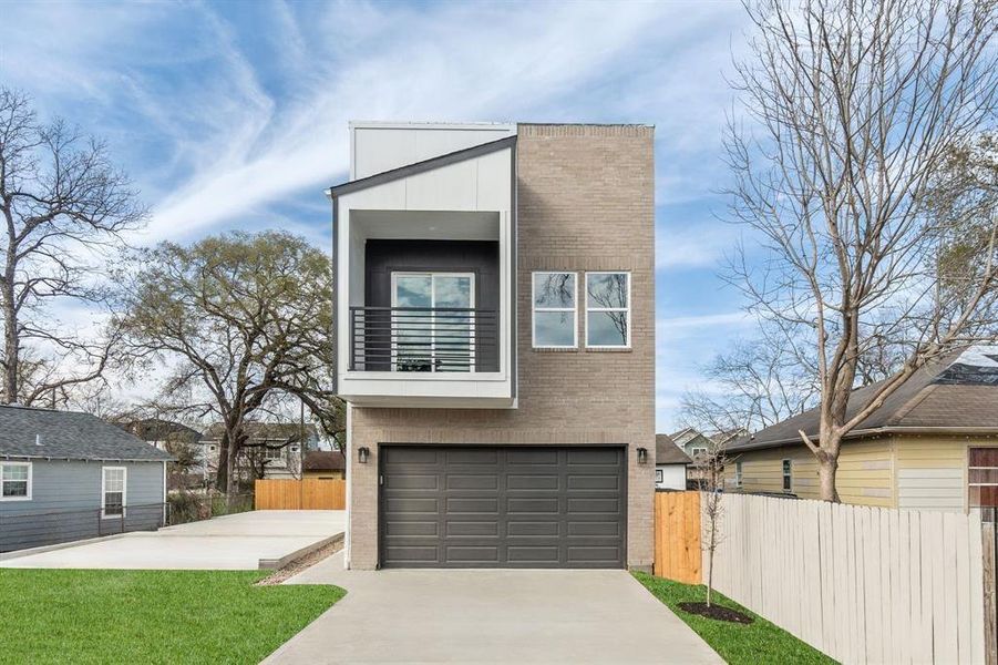 New construction Single-Family house 4425 Noble Street, Houston, TX 77020 - photo