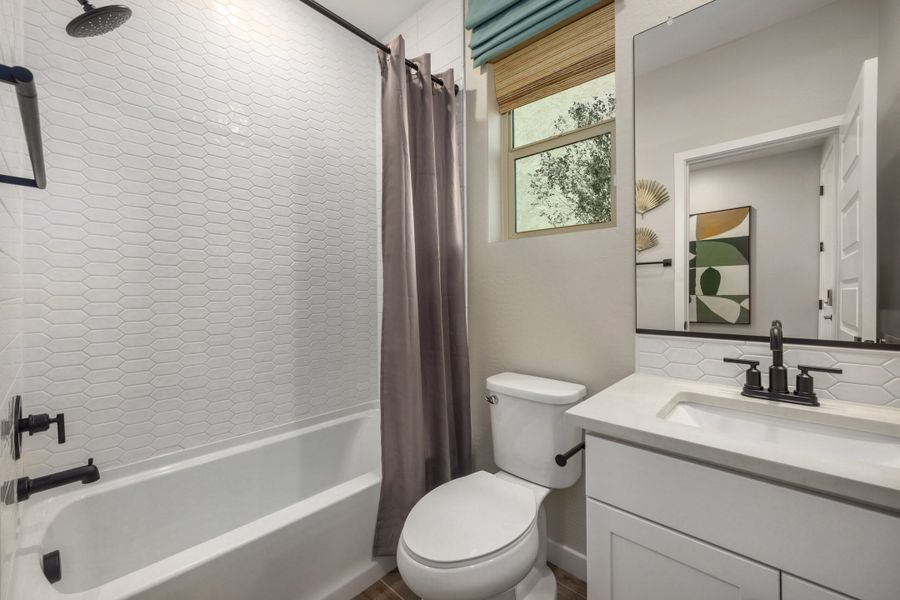 Bathroom | Perrine | Valencia at Citrus Park | New Homes in Goodyear, AZ | Landsea Homes