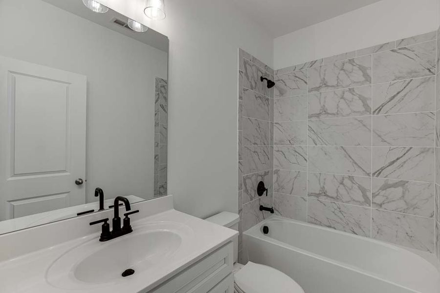 Bath Note: Sample product photo. Actual exterior and interior selections may vary by homesite.