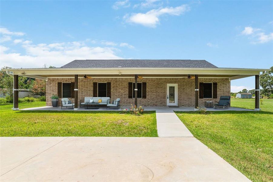 Welcome home to your dream retreat nestled in the astounding S Allowood neighborhood of Cleveland, TX! This charming ranch-style home boasts 4 bedrooms and 2 baths, promising comfort and tranquility in every corner.