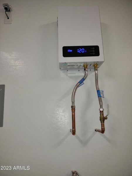 Tankless Hotwater Heater