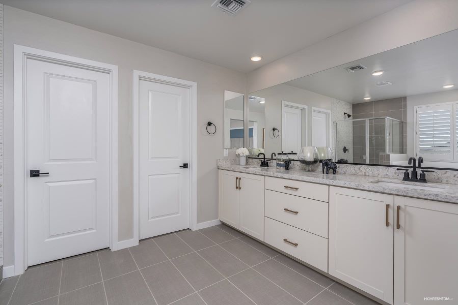 Primary Bathroom | Grand | The Villages at North Copper Canyon – Canyon Series | Surprise, AZ | Landsea Homes