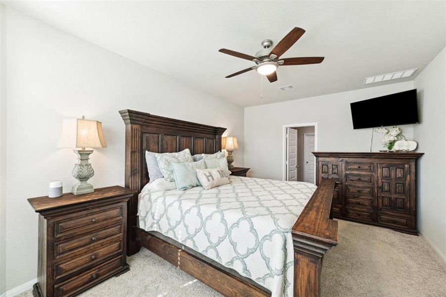 Love this spacious principal bedroom with bay window and ensuite bathroom.