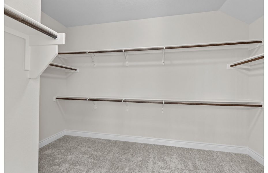 Large Walk-Closet