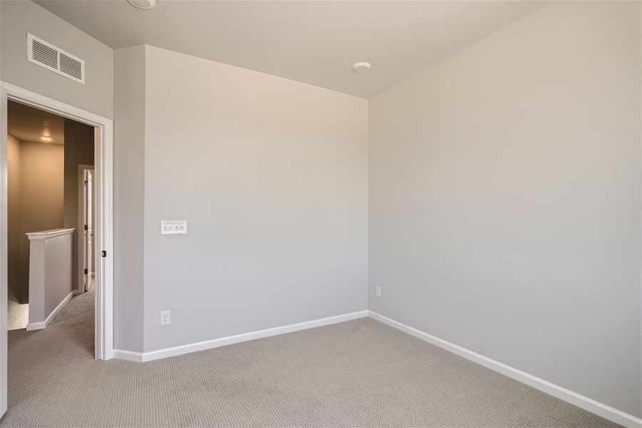 7028 ipswich ct - web quality - 025 - 28 3rd floor bedroom