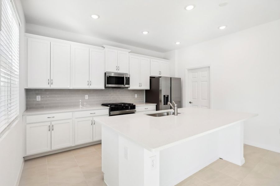 Kitchen | Newcastle | Lot 104 | Eagletail Landings | New Homes in Leesburg, FL | Landsea Homes