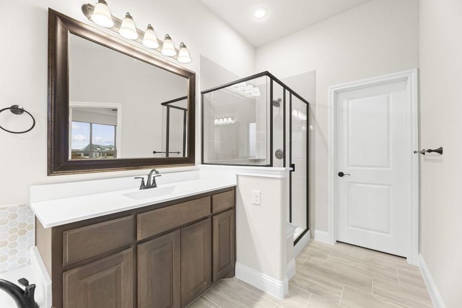 Primary Bathroom | Concept 2370 at Redden Farms - Signature Series in Midlothian, TX by Landsea Homes
