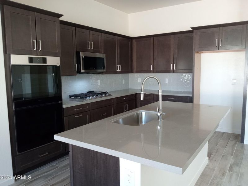 Beautiful Upgraded Kitchen