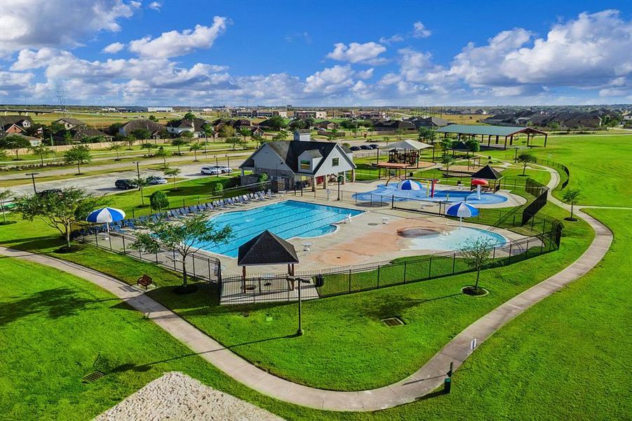 When it comes to amenities, Sierra Vista residents have it all right outside their door.