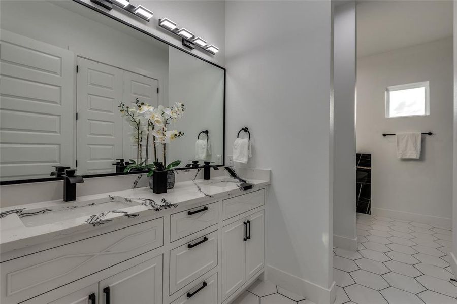 Double vanity in primary bathroom