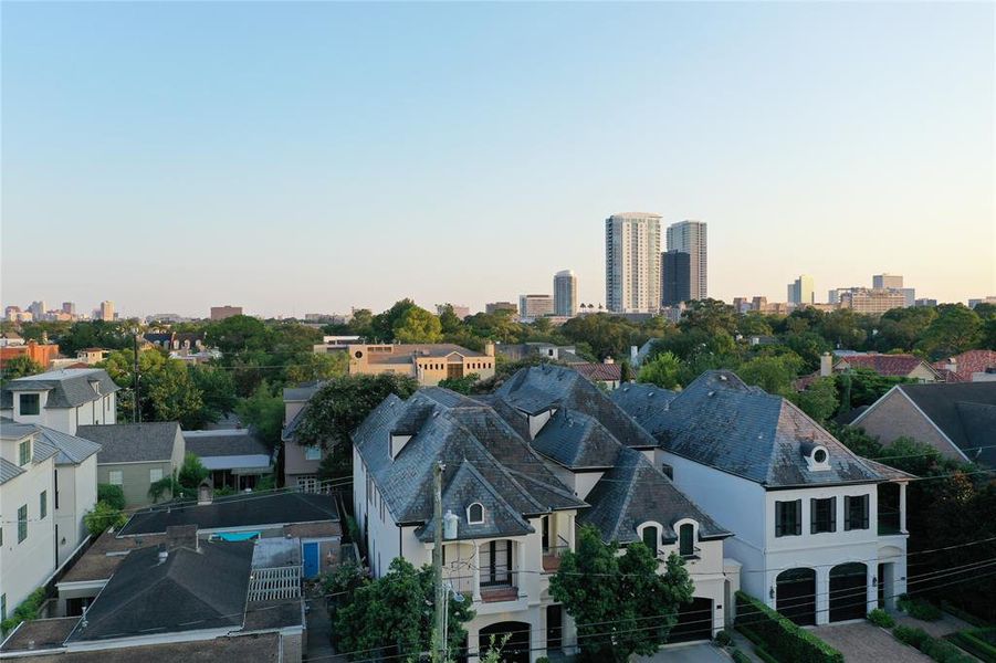 Southern-facing view toward Upper Kirby/Texas Medical Center. Shown at approximate height of 6th Floor. Views shown may not resemble actual unit view.