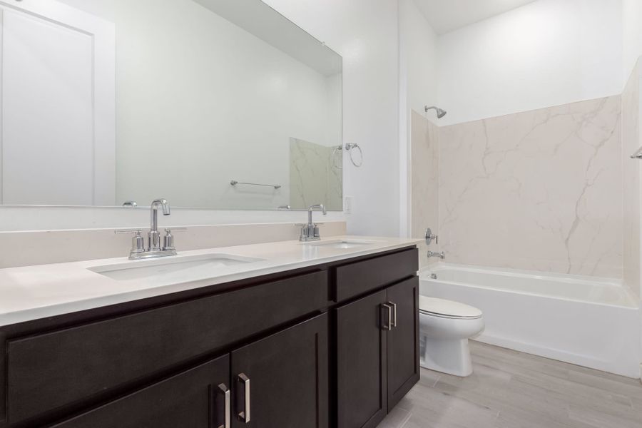 Lot 35 | Bathroom 2 | Fremont | Wildera – Peak Series | New Homes in San Tan Valley, AZ | Landsea Homes