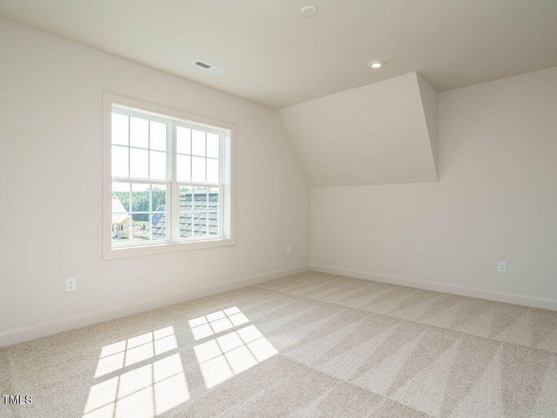 032-1280x960-bonus-room