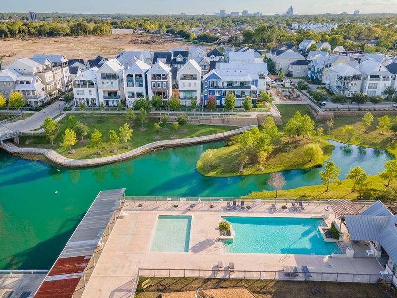 Community pool and kids pool overlooking the lake.