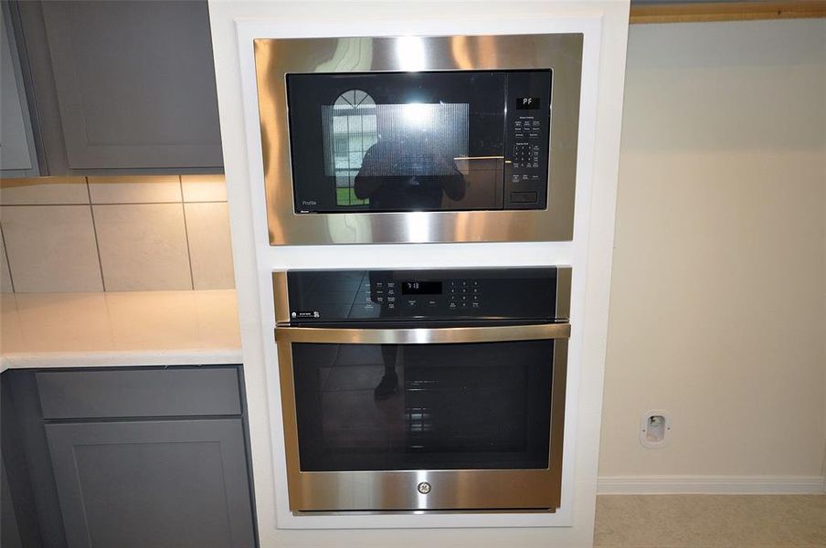 Built in Self cleaning oven and microwave above are standard at Cervelle Homes.