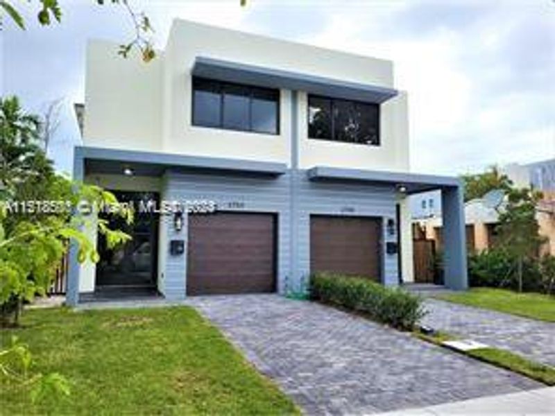 New construction Duplex house Miami, FL 33125 - photo