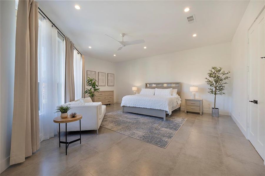 Bedroom with ceiling fan