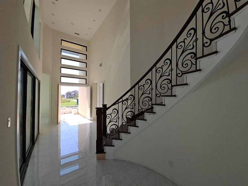 Curved Staircase with Slider