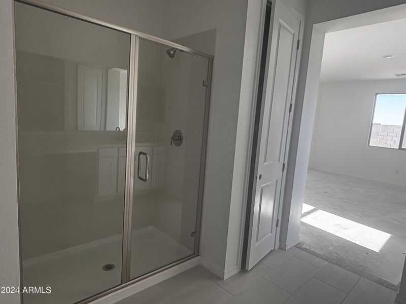 020 Walk in Shower with Quartz Surround