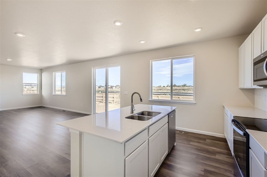 824 hummocky wy - web quality - 007 - 11 kitchen