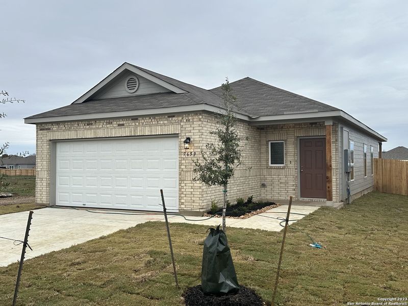 New construction Single-Family house 7207 Homewood Ln, Elmendorf, TX 78112 RC Mitchell- photo