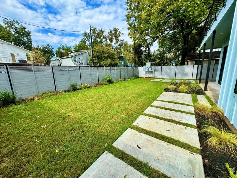 Private yard with space and Permit for a pool