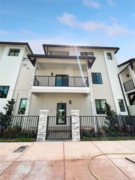 New construction Townhouse house 4281 Nw 83Rd Ave, Unit 4281, Doral, FL 33166 - photo