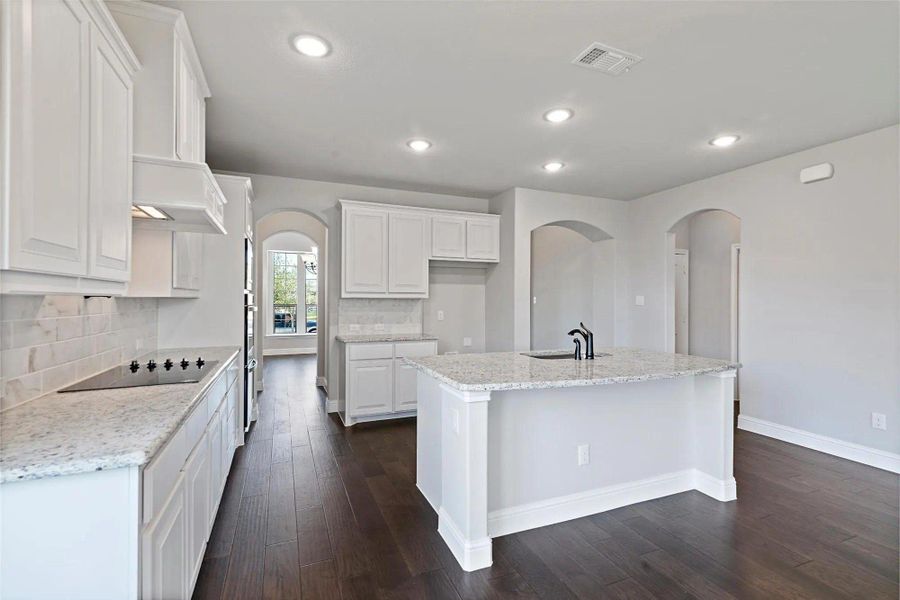 Kitchen | Concept 3015 at Belle Meadows in Cleburne, TX by Landsea Homes