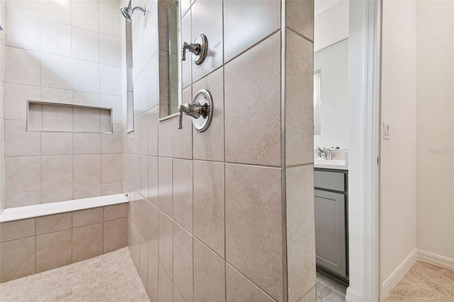 Rain Showerhead, Seat & Niche in Owner's Bath