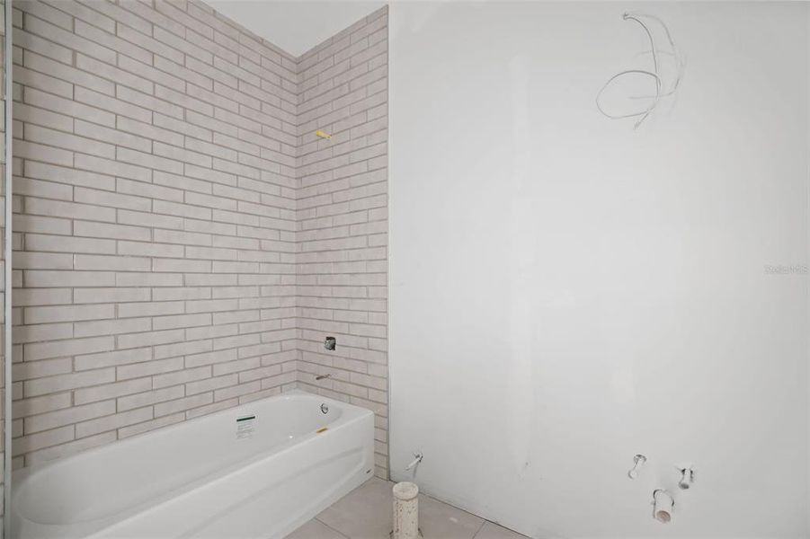 Bathroom 2 Shower with Tub