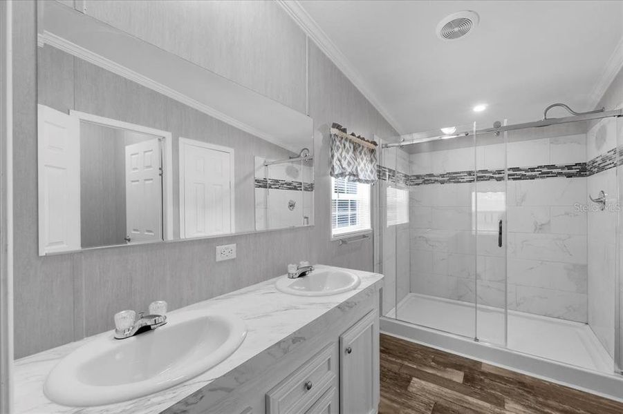 Primary Bathroom w/ Dual Sinks & Tile Shower