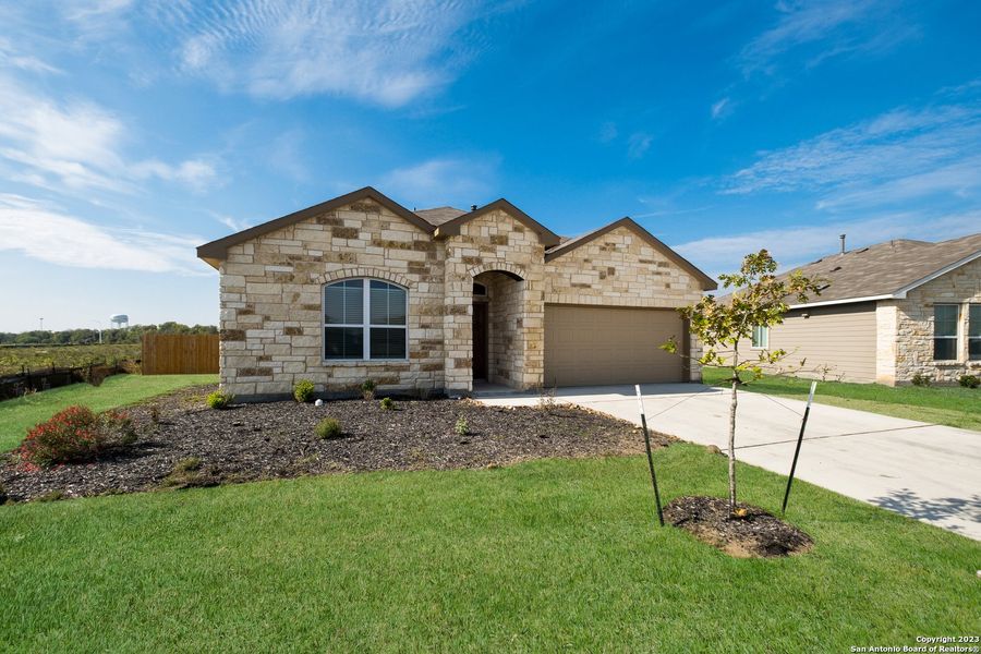 New construction Single-Family house 381 N Kowald Ln, New Braunfels, TX 78130 - photo