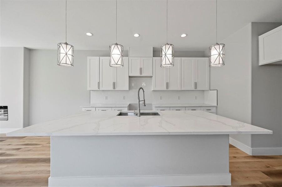 STRIKING WHITE KITCHEN!