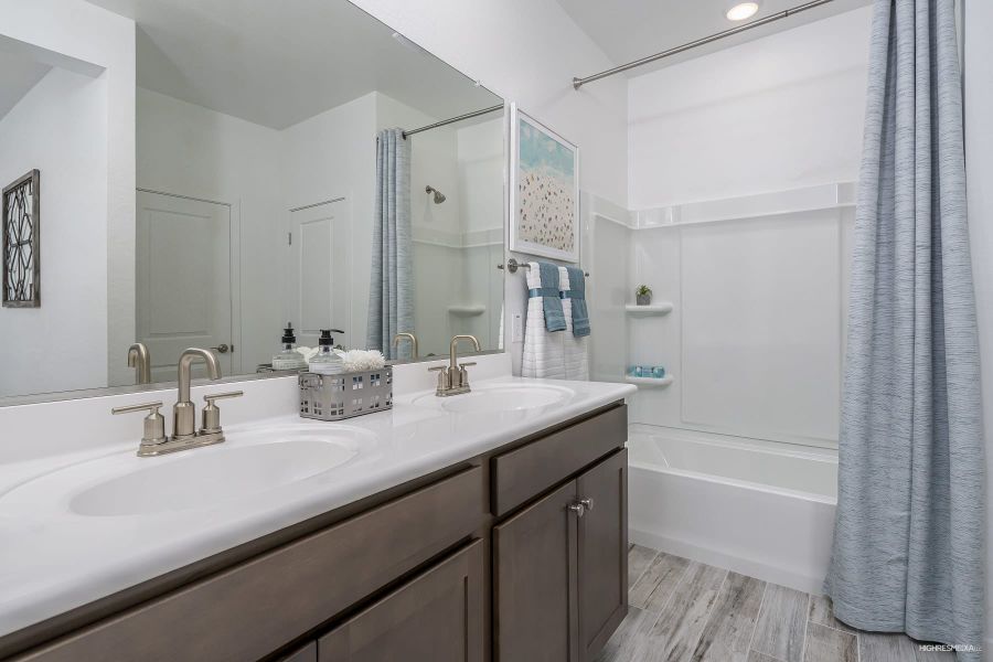 Primary Bathroom | Madera | The Villages at North Copper Canyon – Canyon Series | Surprise, AZ | Landsea Homes