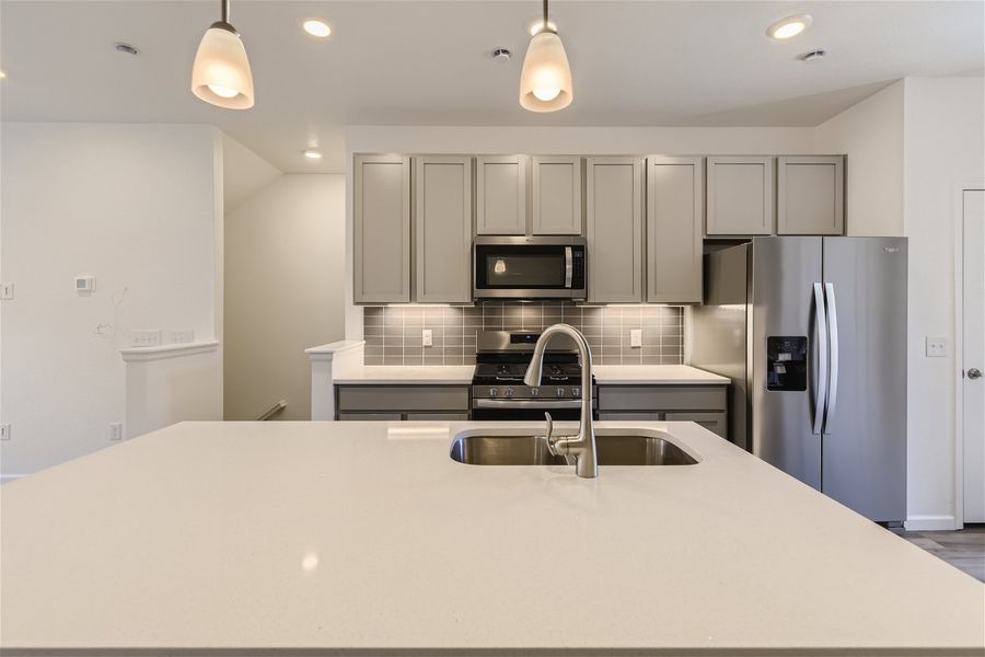 8421 galvani trail, #d littleton co - web quality - 010 - 11 kitchen